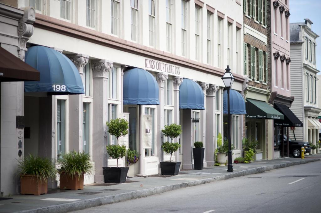 Kings Hotel Courtyard Inn: one of the best Pet-Friendly Hotels in Charleston SC