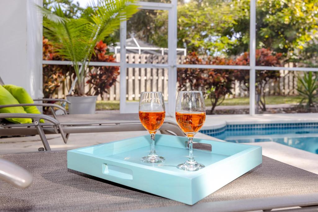 Palm Harbor Paradise - Lovely Home with Pool & Hot Tub - Housity