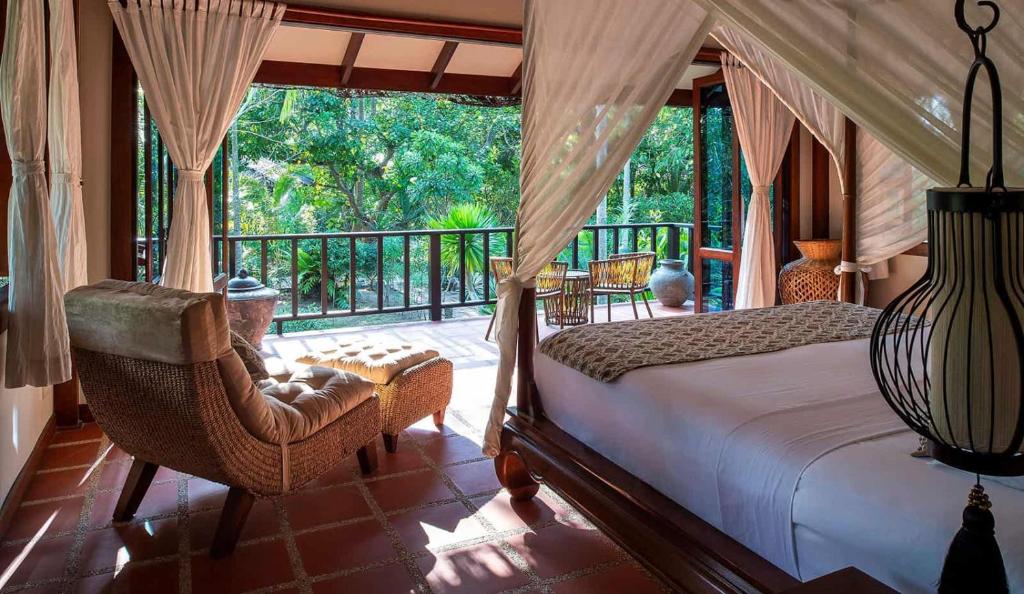Koh Jum Beach Villas 