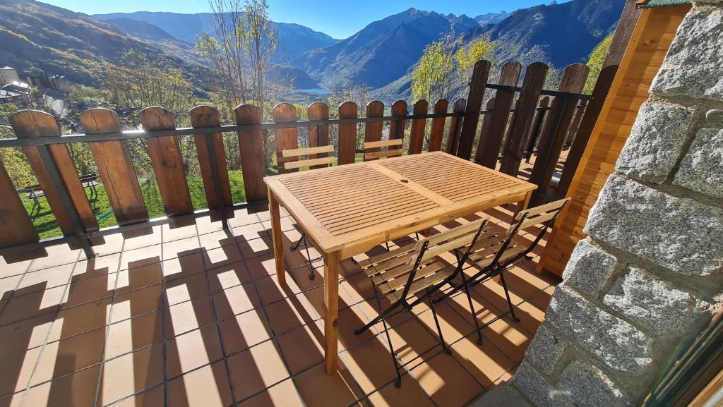 Nespecifikovaný výhled na hory nebo výhled na hory při pohledu z apartmánu