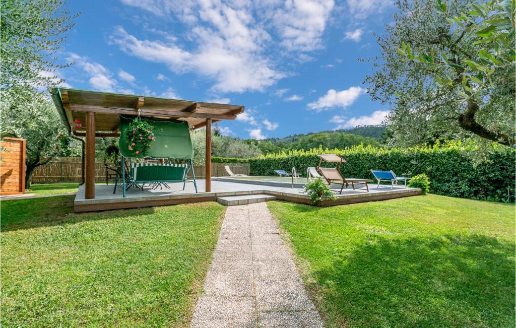 Vonkajšia záhrada v ubytovaní Awesome Home In Camaiore With Wifi