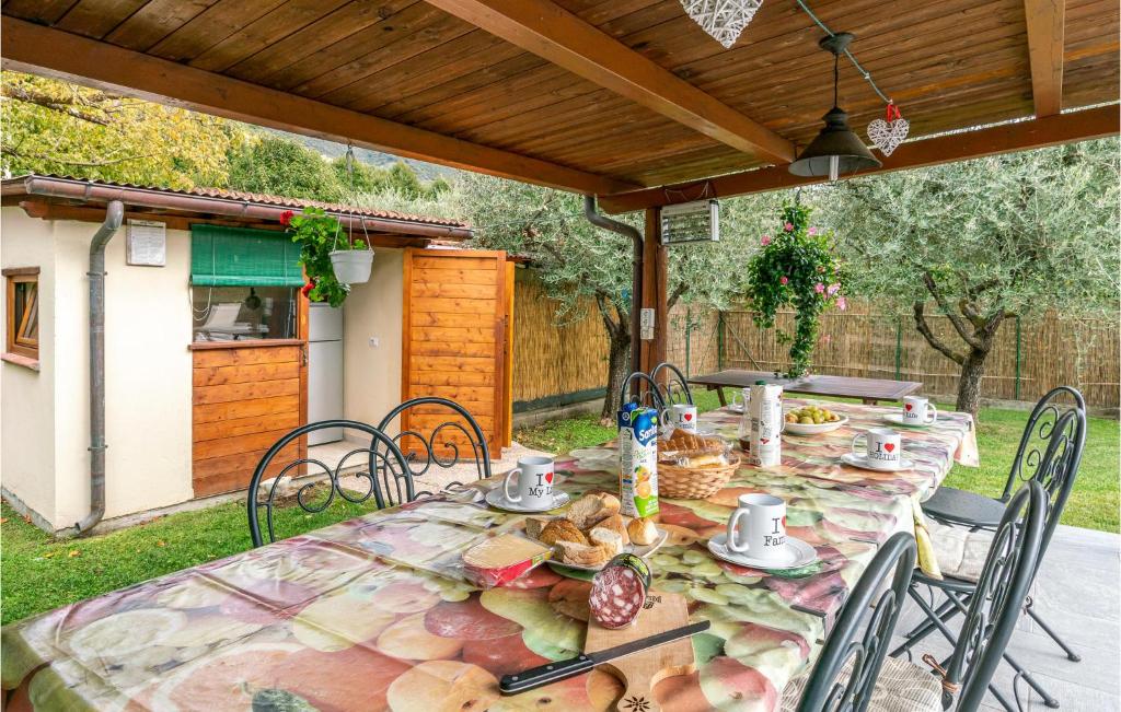 Vonkajšia záhrada v ubytovaní Awesome Home In Camaiore With Wifi