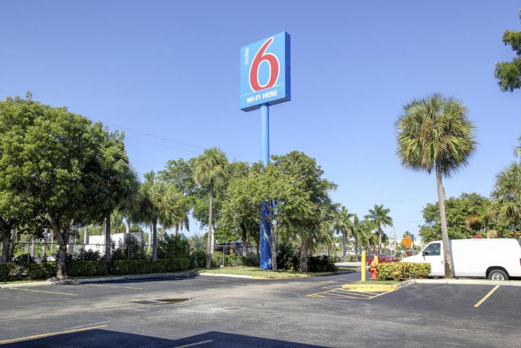 Fotografie z fotogalerie ubytování Motel 6-Lantana West Palm Beach, FL v destinaci Lantana