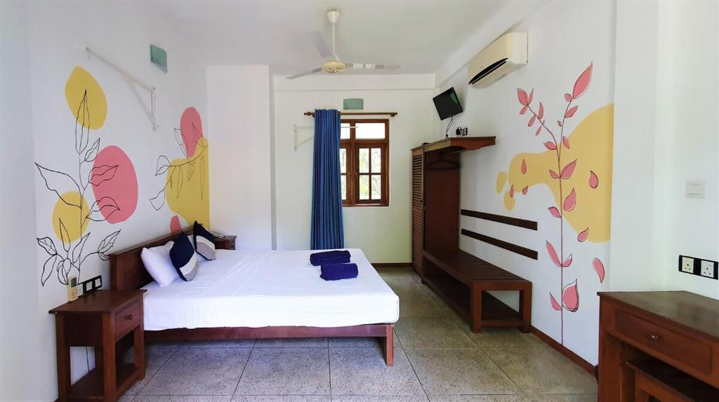 Blue Turtle Hotel - 3