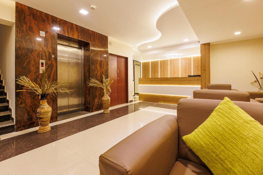 Posezení v ubytování Hotel Comfort Park - Opposite Sri Ramachandra Medical College Porur