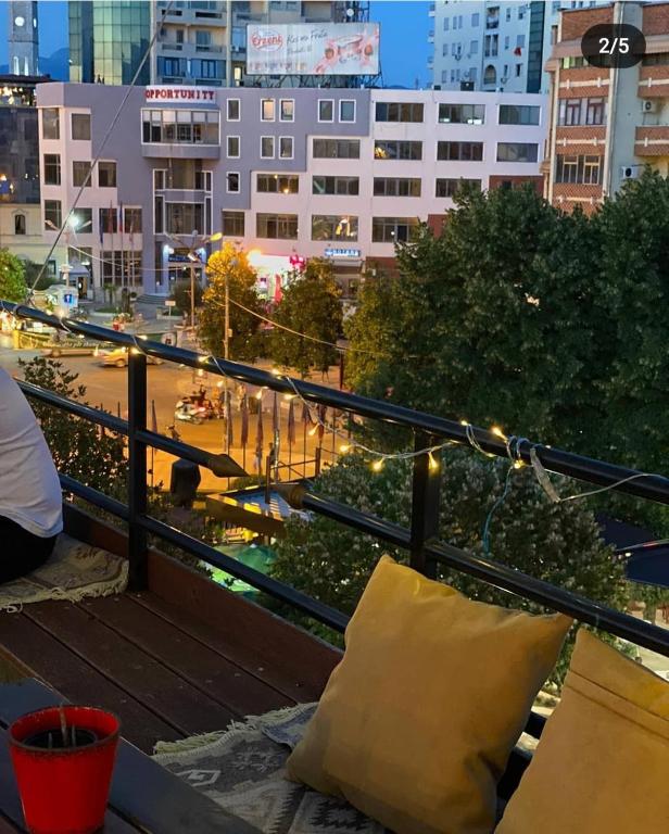 Uma varanda ou terraço em The Rooftop Hostel