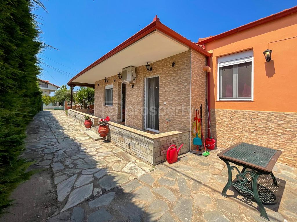 The building in which the holiday home is located