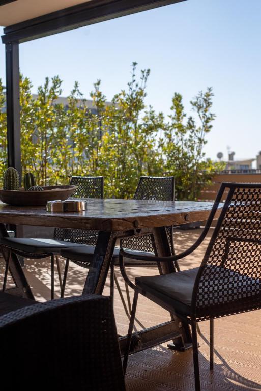 Balkon lub taras w obiekcie Athens Skyline Loft