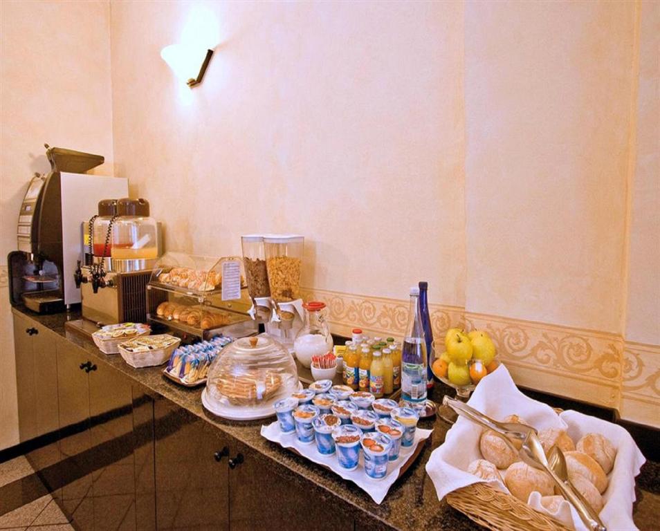 Jídlo v hotelu nebo okolí