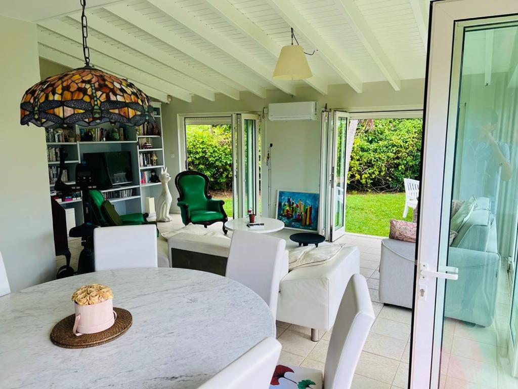 Khu vực ghế ngồi tại Paradise