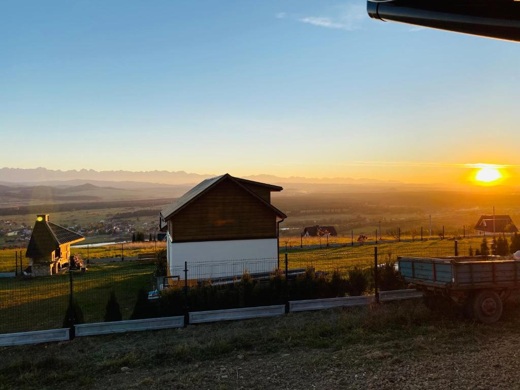 Alba o tramonto visti dall'interno della casa vacanze o dai dintorni
