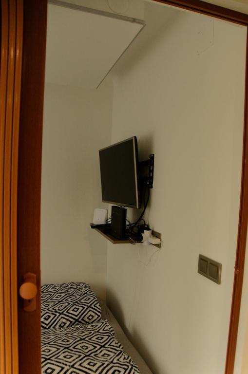 Telewizja i/lub zestaw kina domowego w obiekcie Kovács apartman Harkány