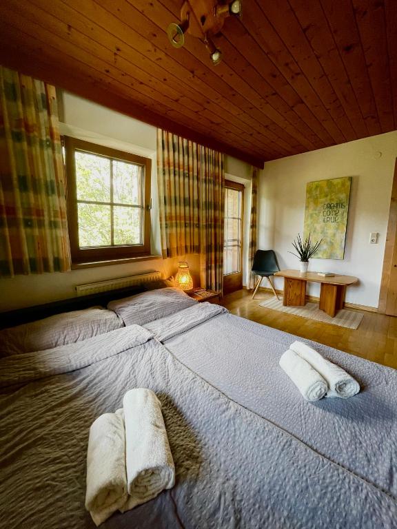 Postel nebo postele na pokoji v ubytování Alpine cottage with exceptional view