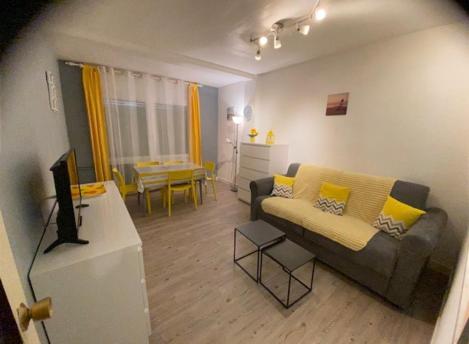 TV a/nebo společenská místnost v ubytování Résidence Consuegra