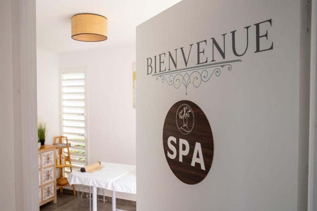 Certifikát, hodnocení, plakát nebo jiný dokument vystavený v ubytování Hôtel Guadeloupe Palm Suites