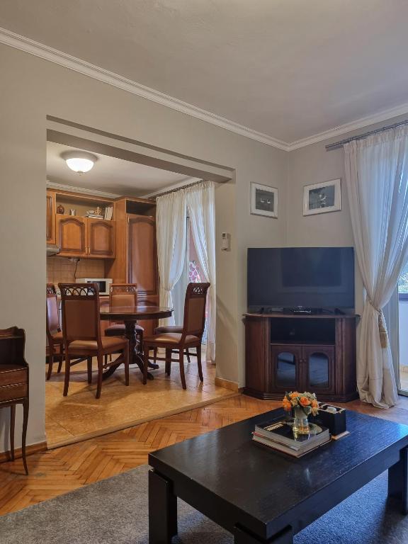 Tirana Center Cozy Apartment - Imazhi 2
