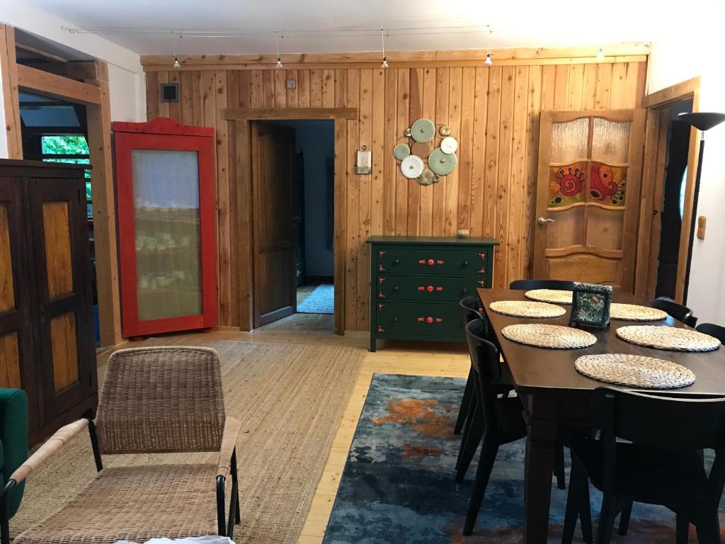 Posedenie v ubytovaní Domek nad potokiem
