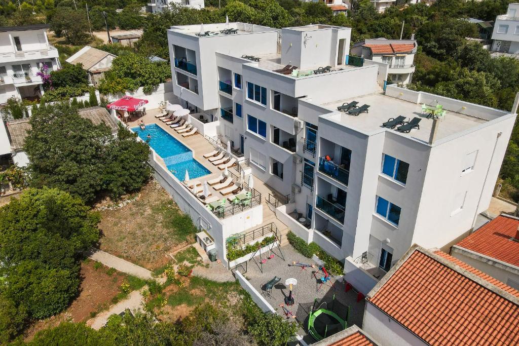 Bazén v ubytování Apartments Limunada nebo v jeho okolí