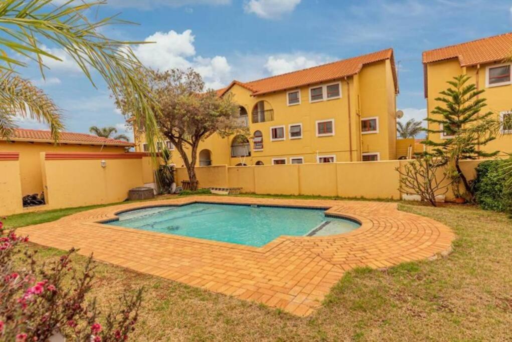 Luxury 2bedroom Apartment, Johannesburg, South Africa