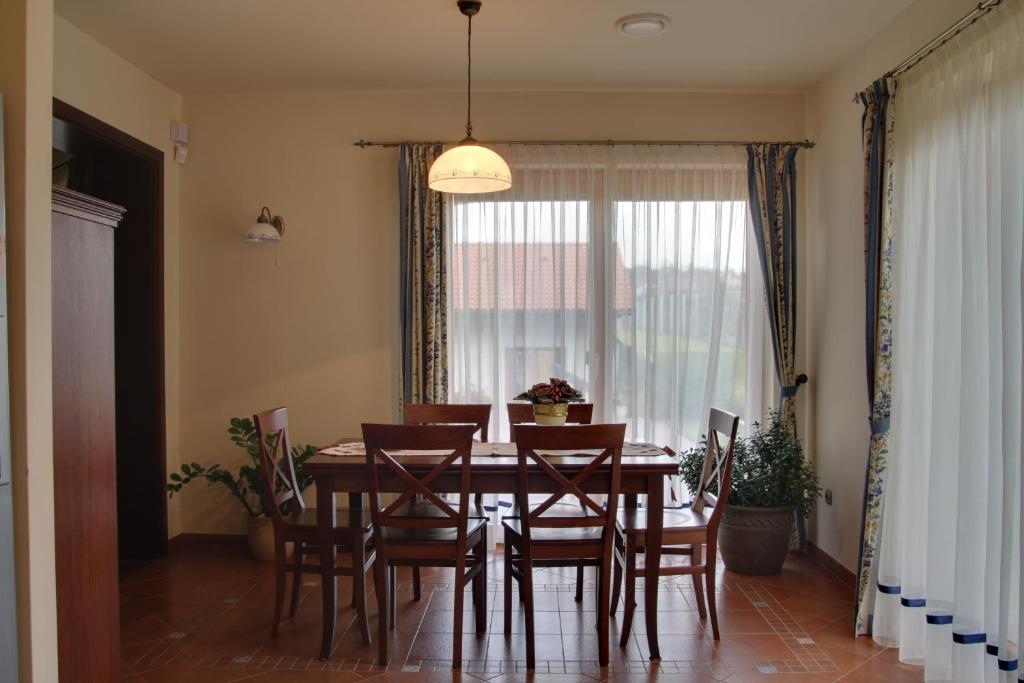 Fotografia z galérie ubytovania Villa Corvina v destinácii Győrújbarát