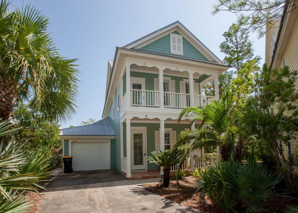 Martinique Vitamin Sea 10C, Gulf Highlands (updated prices 2024)