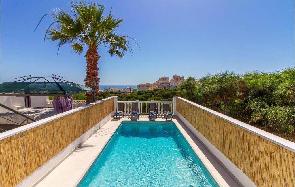 Bazén v ubytovaní Amazing Home In Torrevieja With Kitchen alebo v jeho blízkosti