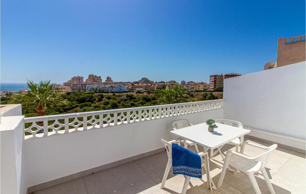 Balkón alebo terasa v ubytovaní Amazing Home In Torrevieja With Kitchen