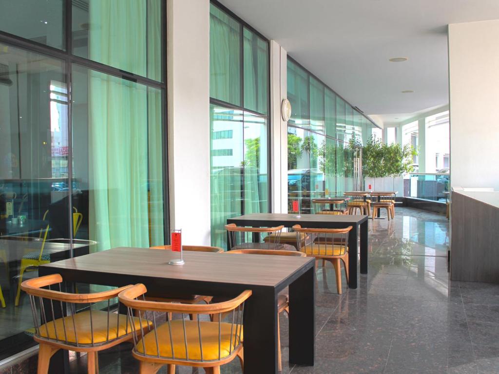 Hyatt Place Dubai Al Rigga - Resim 31