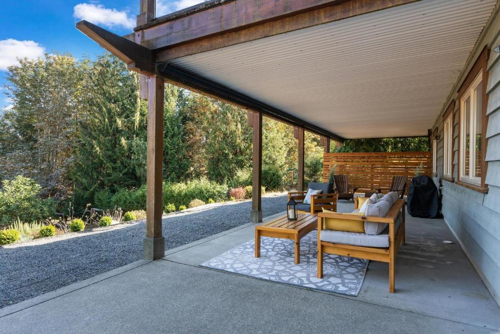 Balkón nebo terasa v ubytování Shawnigan Hills Guest Suite