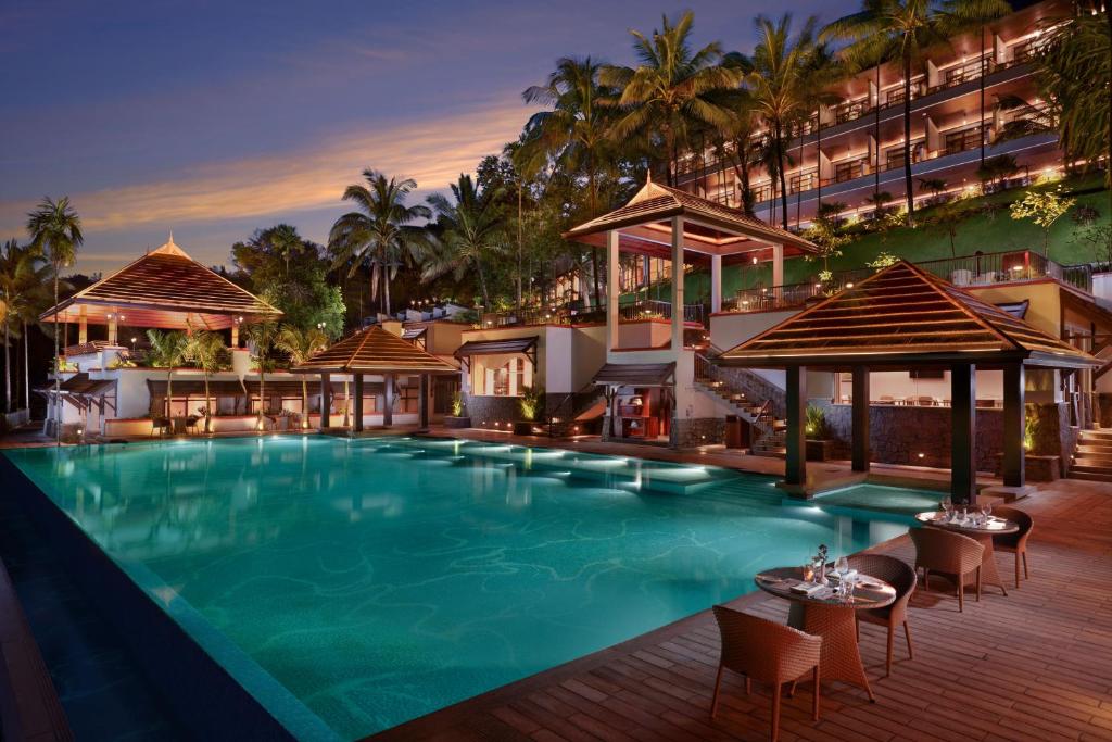 Bazén v ubytování Taj Wayanad Resort & Spa, Kerala nebo v jeho okolí