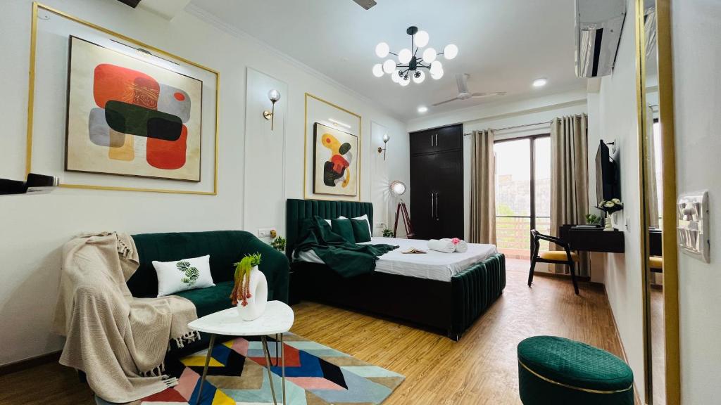 Olive Service Apartments - City Centre Noida - 
