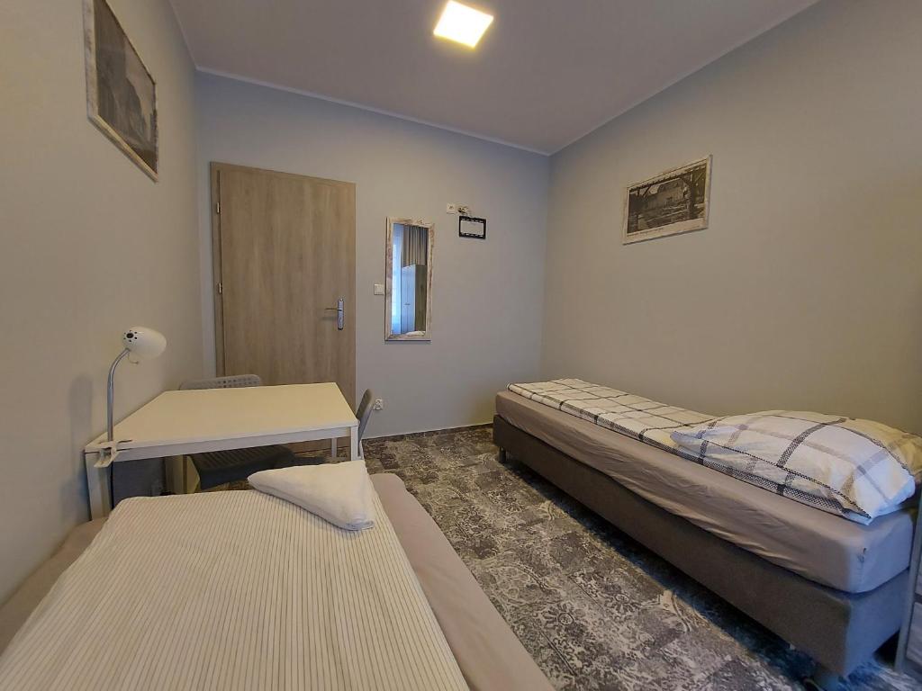 Hostel Centrum-Kamienica 1924 - Double Or Twin Room