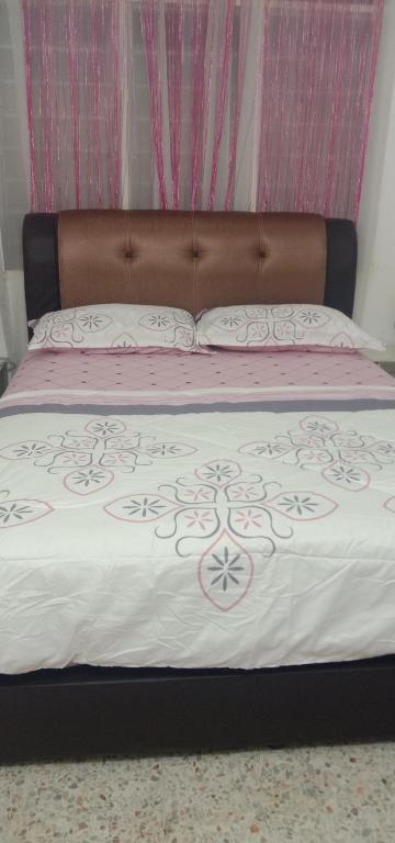AZhomestay - Huis Met Drie Slaapkamers