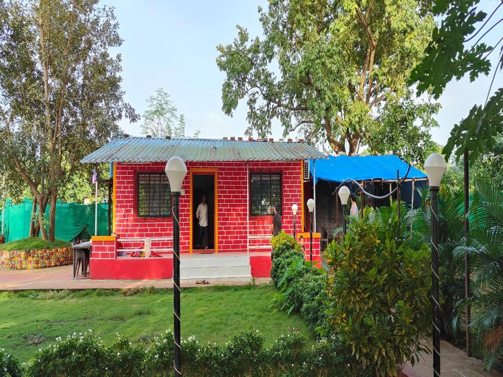 Resort Village swaraj farmhouse, Badlapur, India - Booking.com