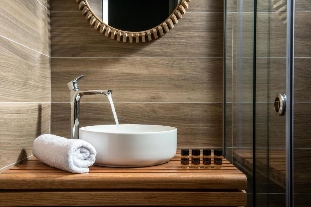 Kipos Boutique Suites - 4