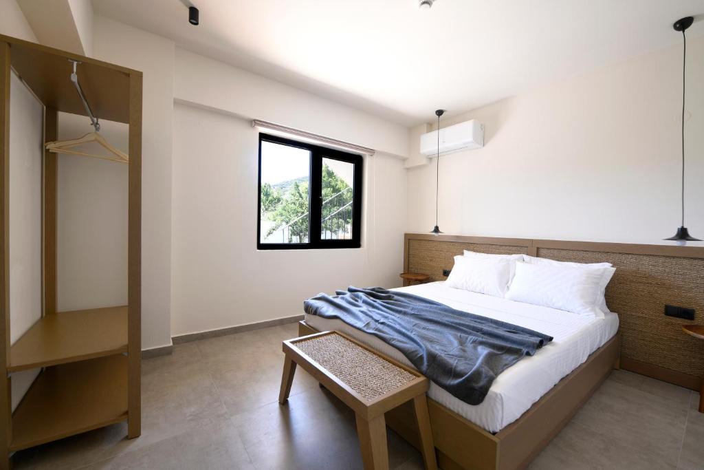 Elies Aesthetic Living - 12