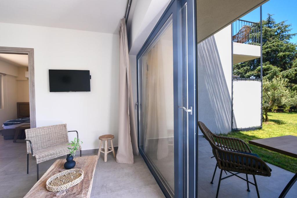 Elies Aesthetic Living - 19