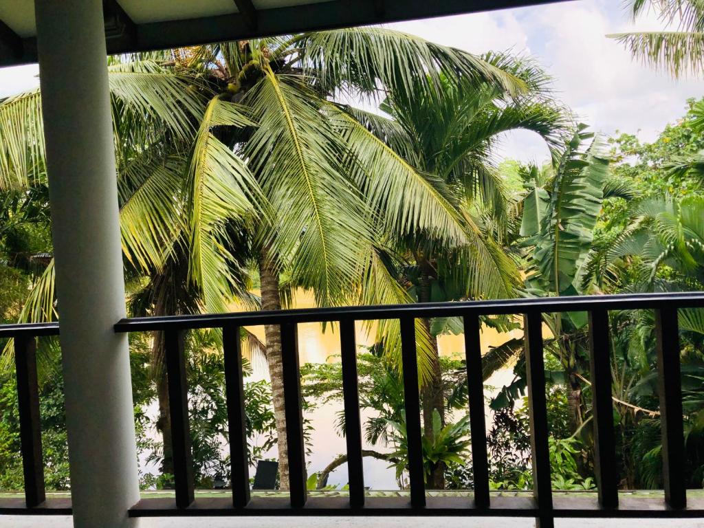 Balkón nebo terasa v ubytování Tinara River Inn, Weligama