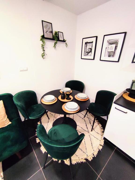 A seating area at Park Bôrik 4YOU & Free Parking