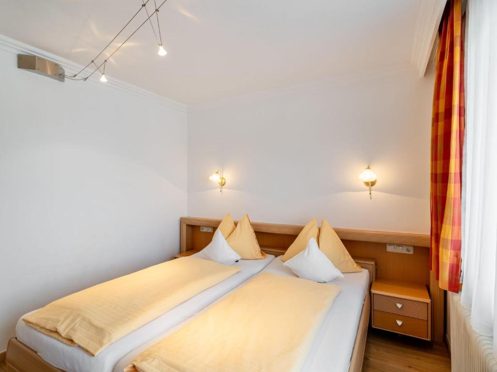 Postel nebo postele na pokoji v ubytování Apartment Weberbauer-2 by Interhome