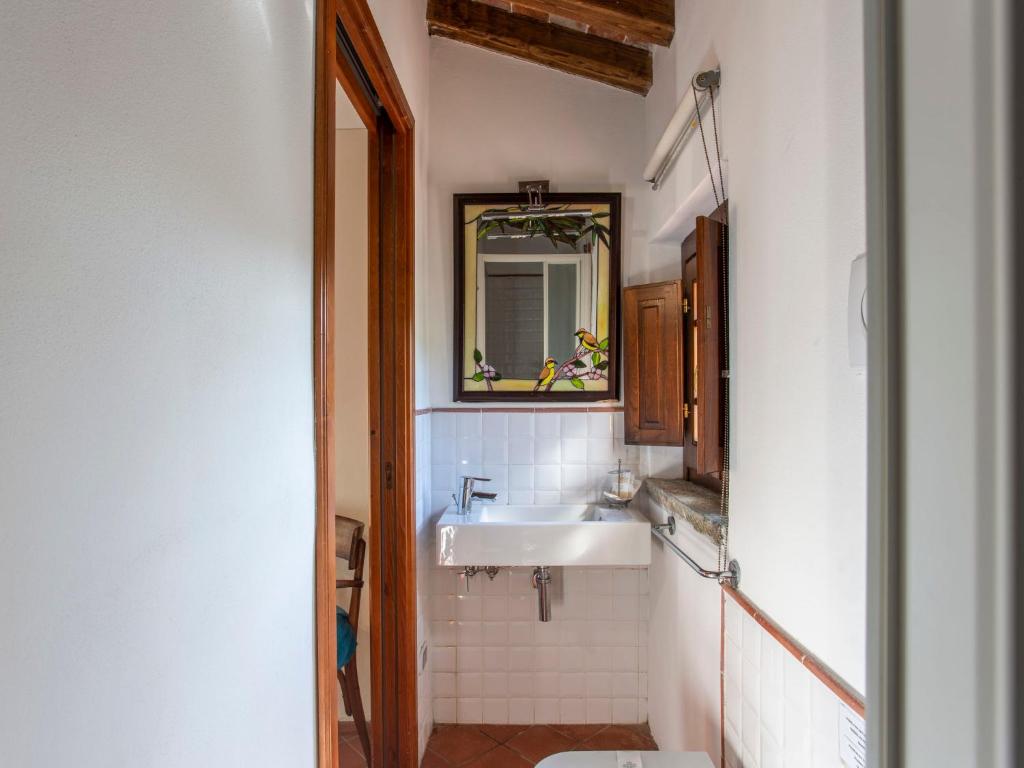 Kúpeľňa v ubytovaní Holiday Home Iacopo by Interhome