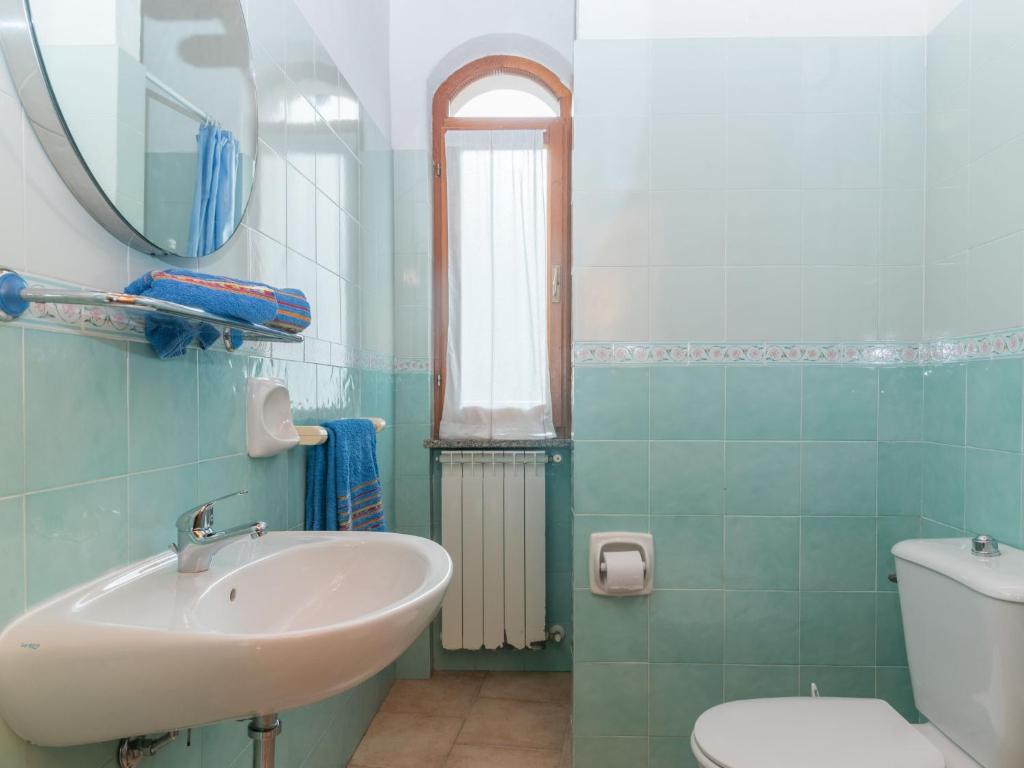 Kúpeľňa v ubytovaní Holiday Home A 2 by Interhome