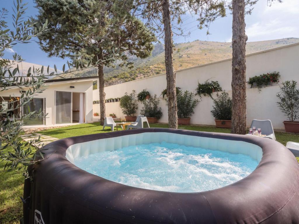 La alberca dentro o cerca de Holiday Home Quirat by Interhome