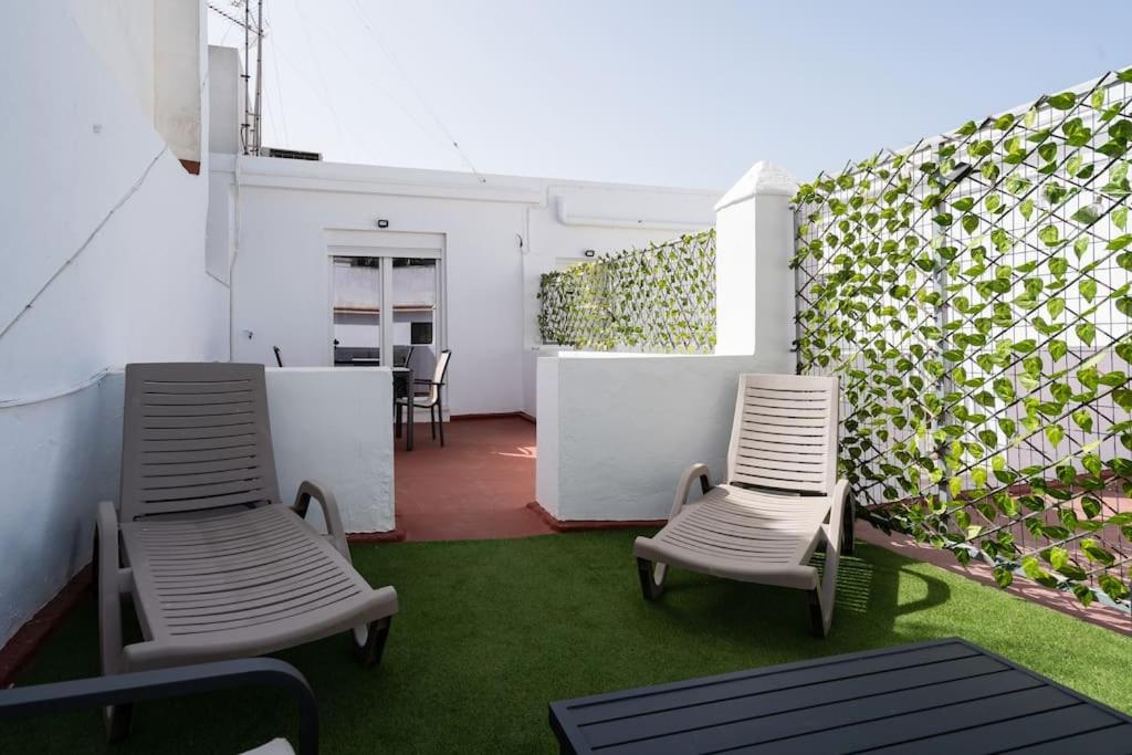 A seating area at El Ático de Coronada