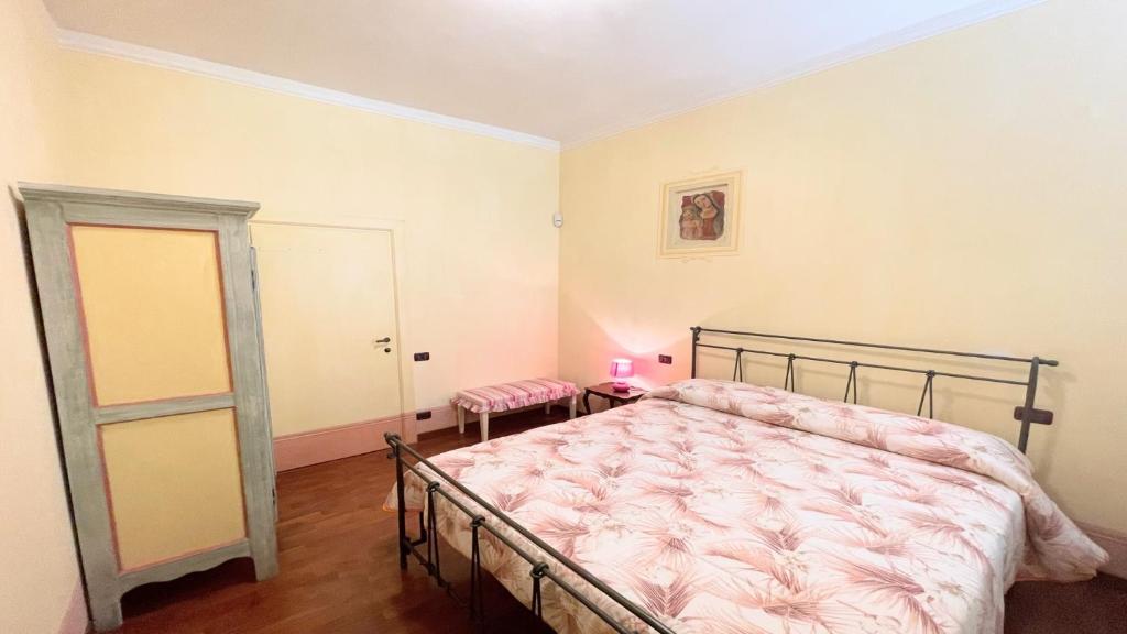 Fotografia z galérie ubytovania Spoleto storico spacious city house - car unnecessary - wifi - sleeps 10 v destinácii Spoleto