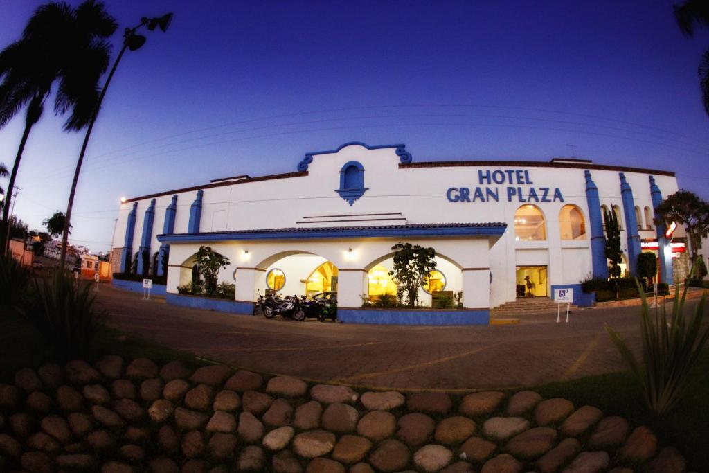 Hotel Gran Plaza & Convention Center