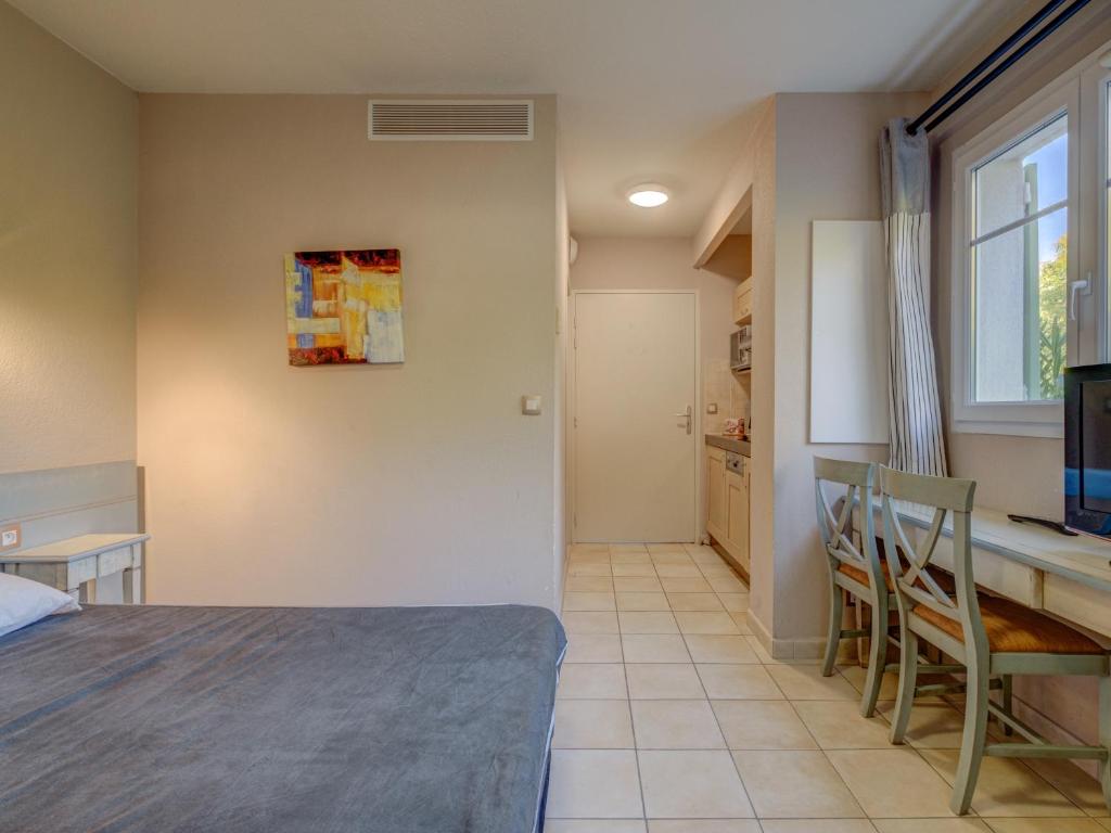 Vacancéole – Le Domaine de Camiole - Studio (2 Adultes)