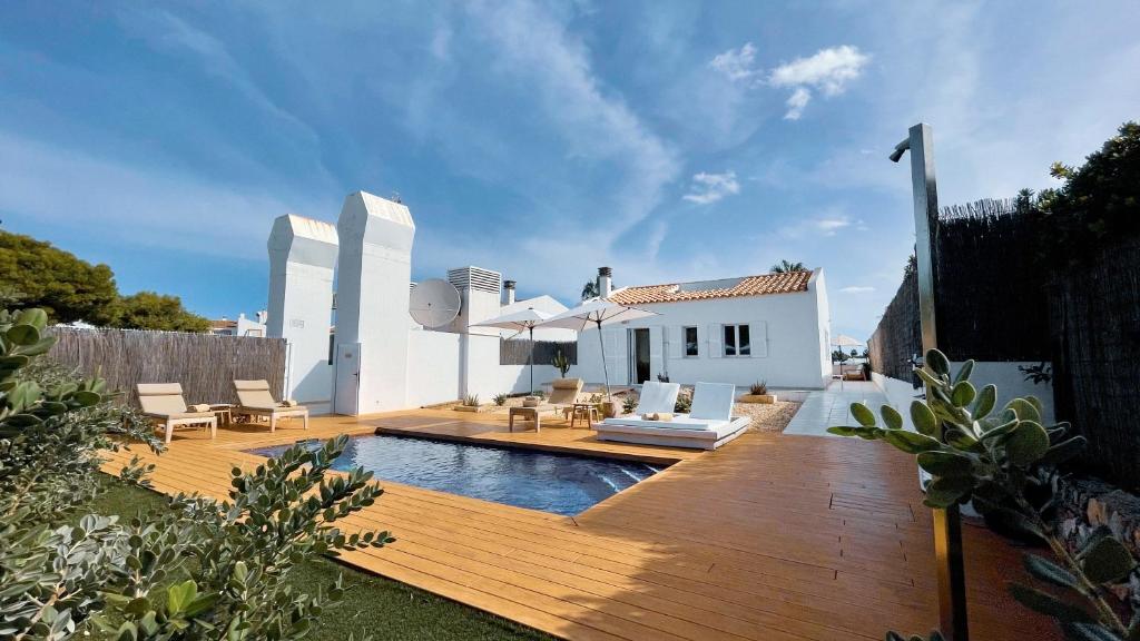 Lago Resort Menorca - Villas & Bungalows del Lago, Cala n ...