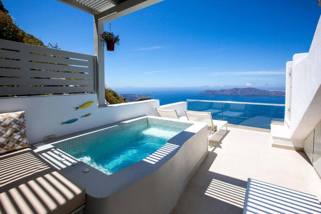 The swimming pool at or close to Caldera's Majesty