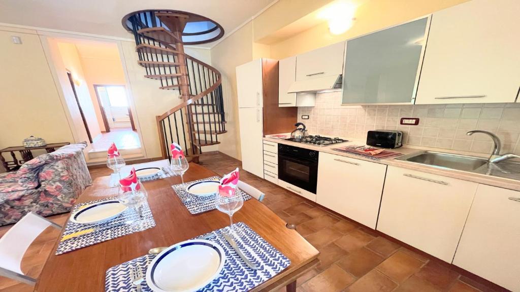 Zdjęcie z galerii obiektu huge town house in Spoleto storico - car unnecessary - wifi - sleeps 10 w mieście Spoleto